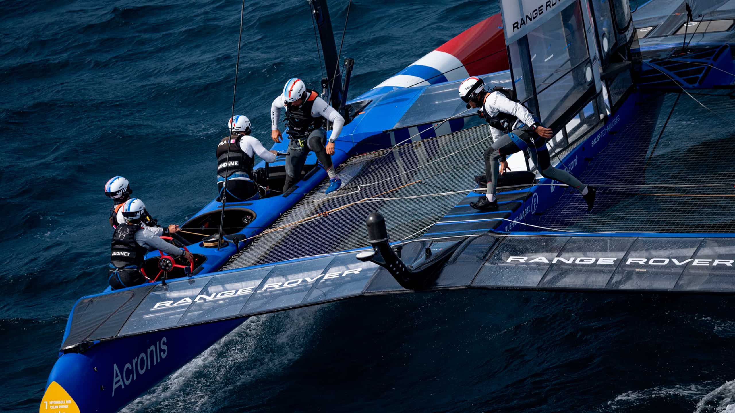 Land Rover Sailing Event RANGE ROVER PARTENAIRE PRINCIPAL DU FRANCE SAIL GRAND PRIX À SAINT ...